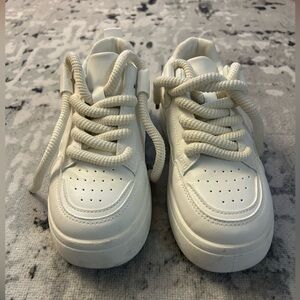 Thick Knit Laced Sneakers
